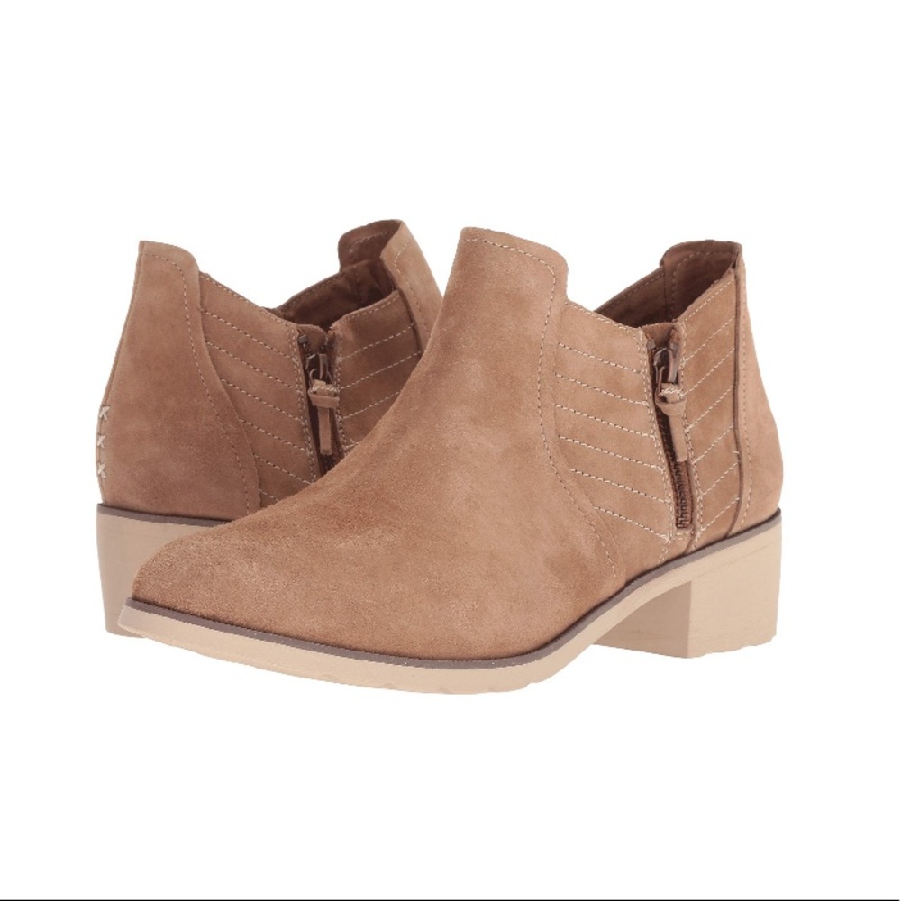 NWT Suede Reef Voyage Boot Low